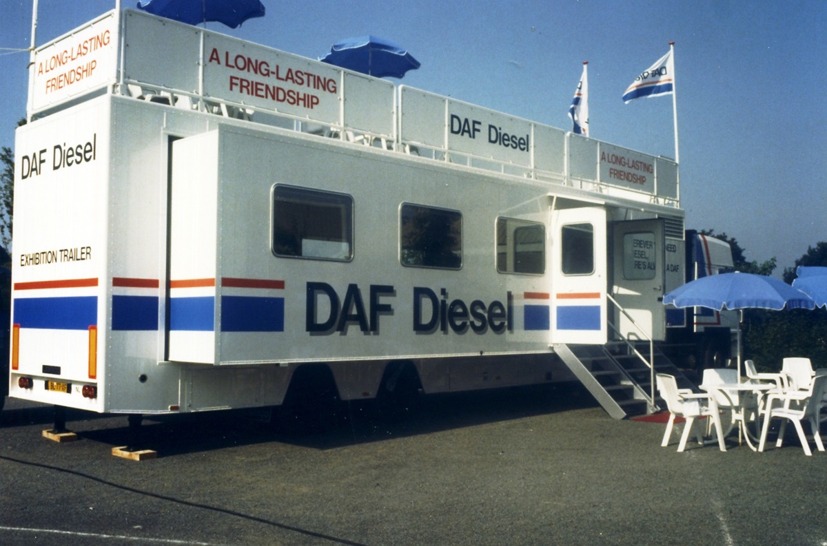 DAF-diesel-tentoonstellings-oplegger