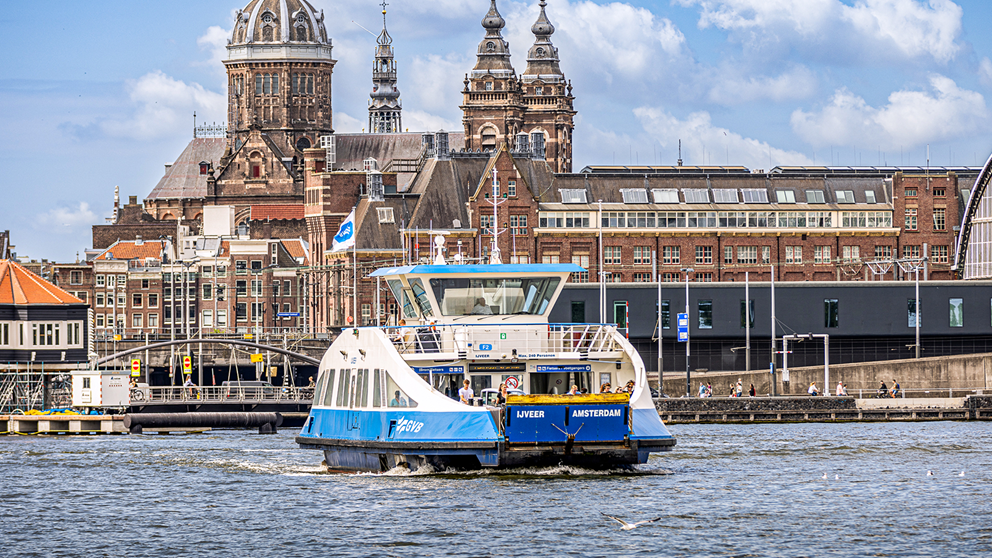PACCAR-motoren-voor-Amsterdamse-IJveer-01-sc