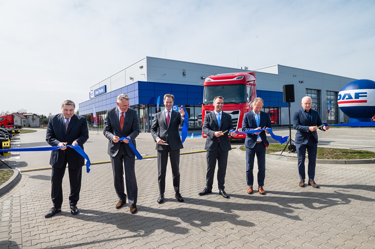 01-New-DAF-Used-Trucks-Center-opens-in-Warsaw